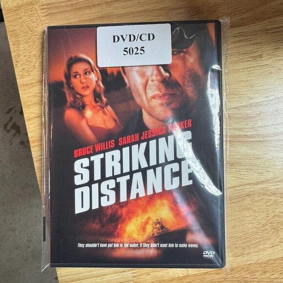 Striking Distance (1993) DVD - Good Condition - Picture 5 of 5